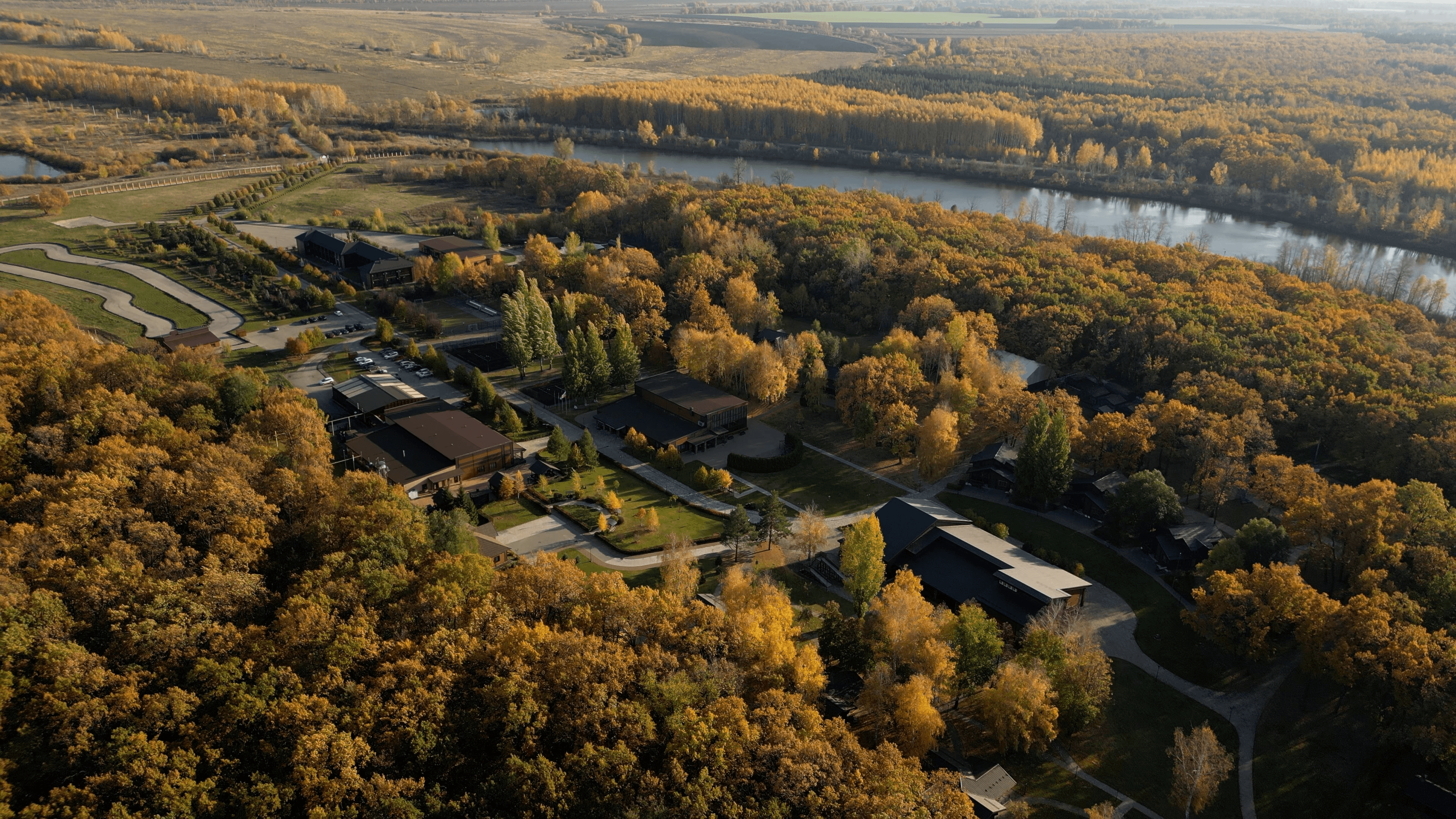 Вид сверху на отель