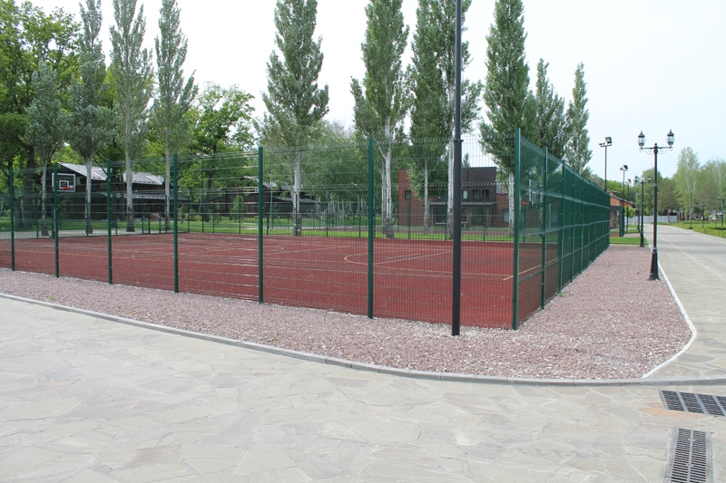 Спортивные площадки